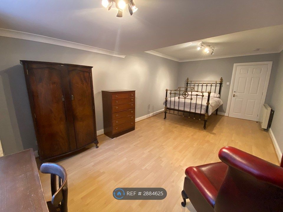 Property photo 2 of 12 Bedroom 2