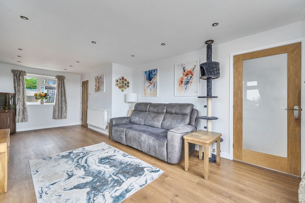 Property photo 3 of 17 5435845