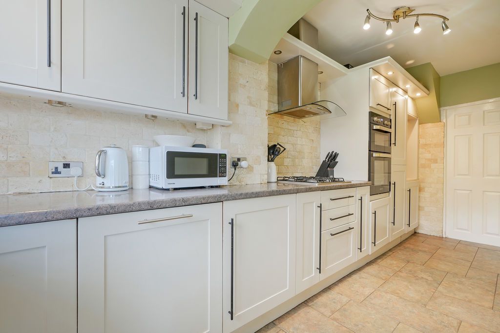 Property photo 3 of 29 Kitchen