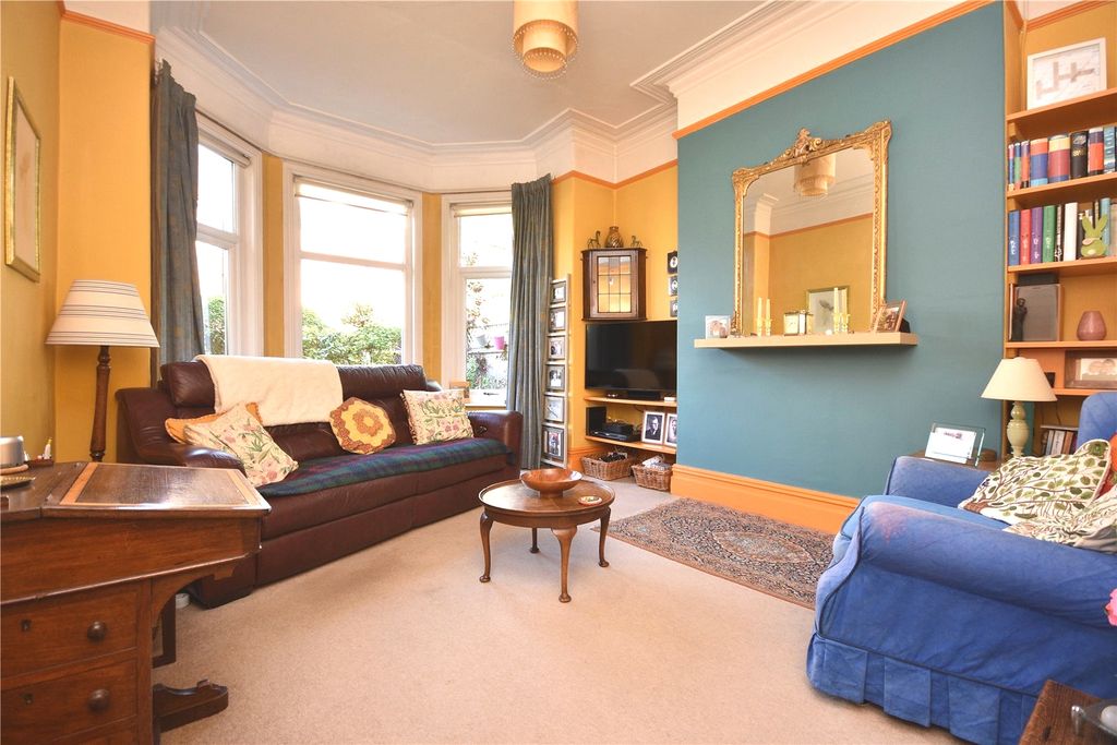 Property photo 2 of 16 Picture No. 12