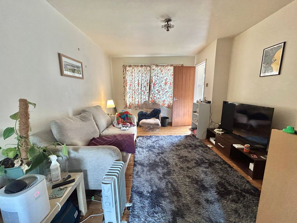 Property photo 2 of 10 Image