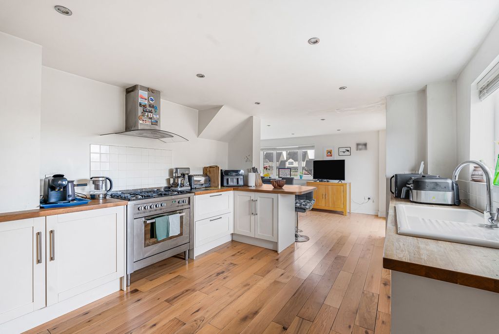 Property photo 2 of 18 14_73030.Jpg