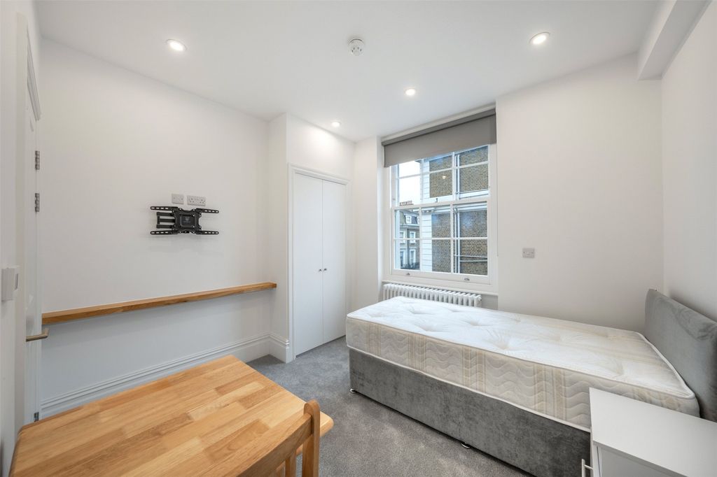 Property photo 3 of 7 Picture No. 04