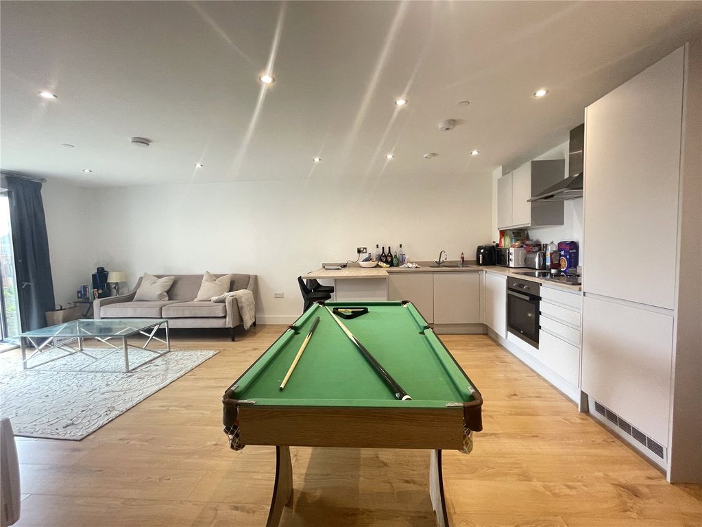 Property photo 2 of 12 21 Leylands House8
