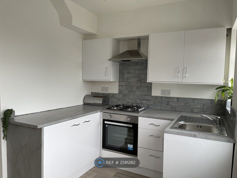 Property photo 2 of 23