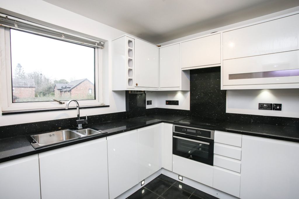 Property photo 2 of 10 Picture No. 02