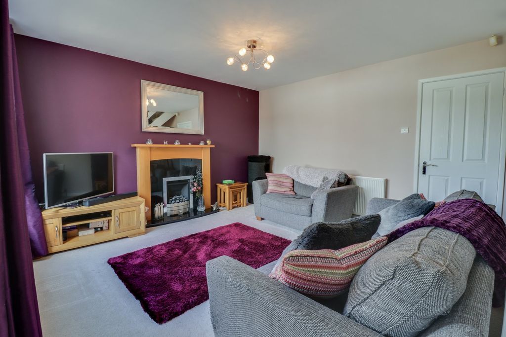 Property photo 2 of 15 Picture No. 04