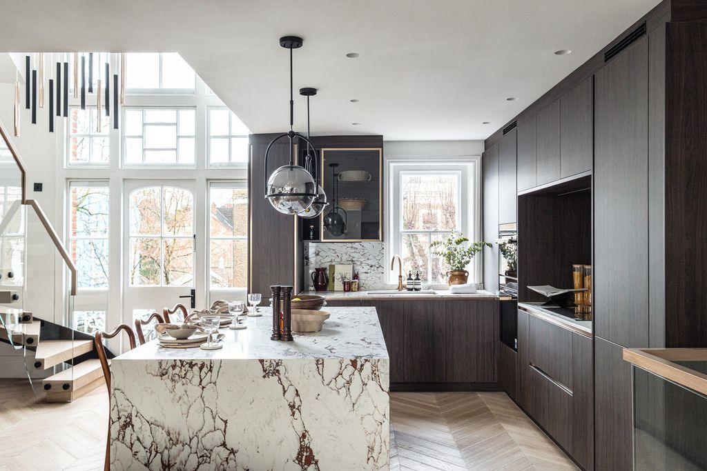 Property photo 1 of 34