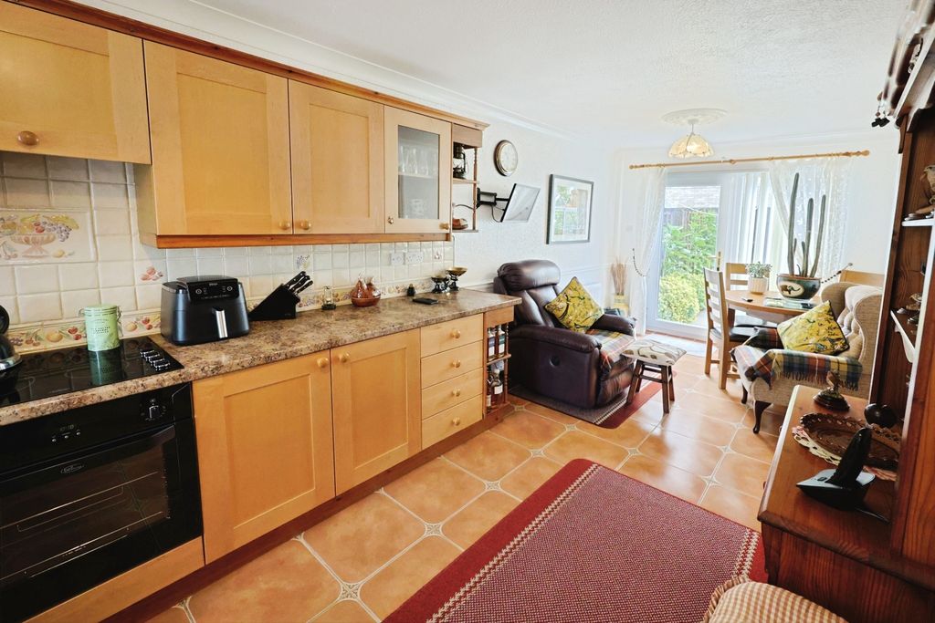 Property photo 3 of 12 Pbox-Img.Jpg