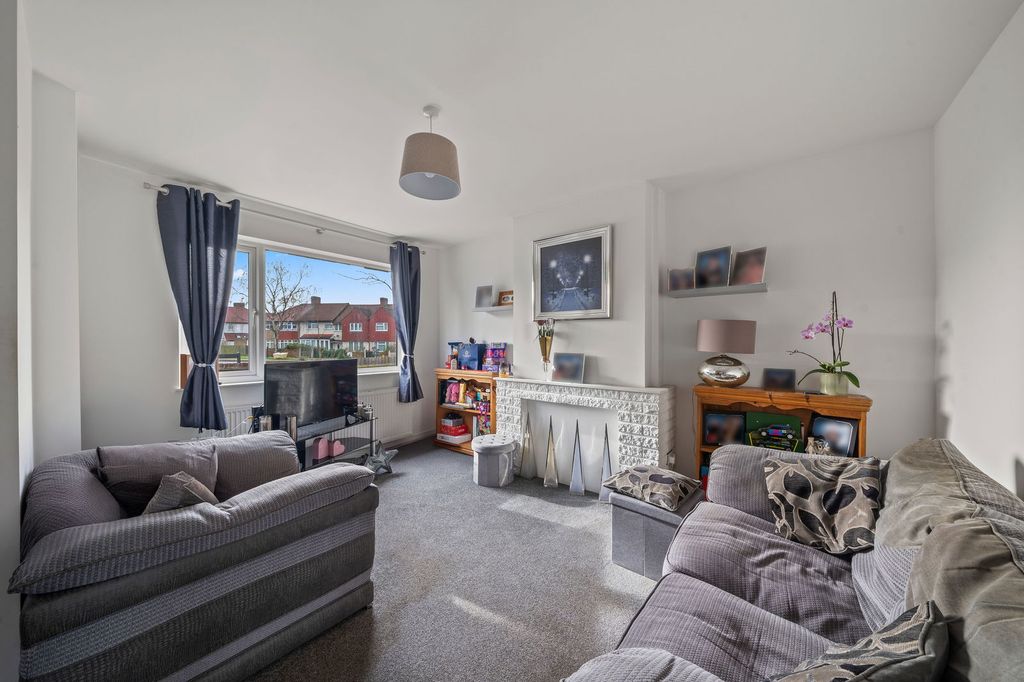 Property photo 2 of 12