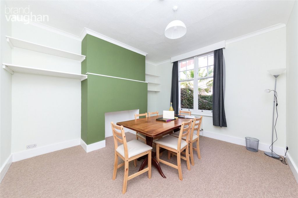 Property photo 3 of 20 Picture No. 05