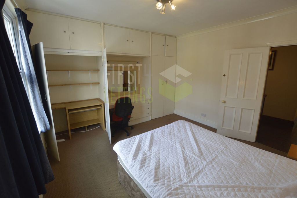 Property photo 3 of 11 Bedroom