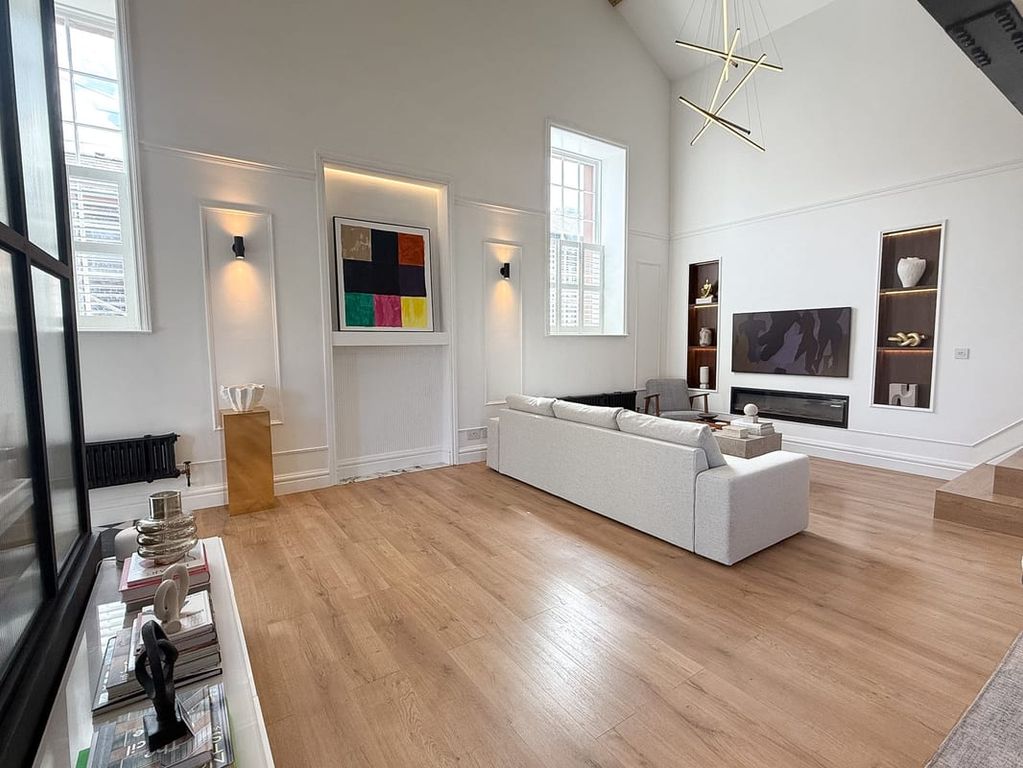 Property photo 2 of 50