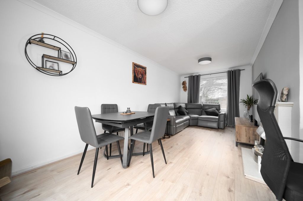 Property photo 3 of 25