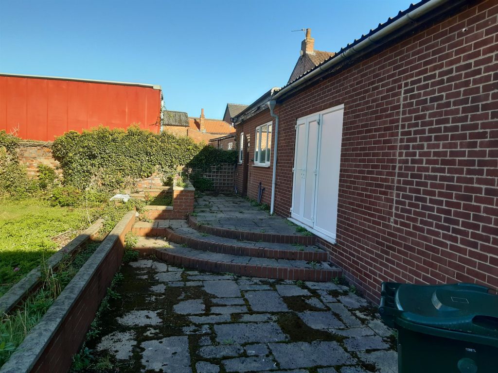 Property photo 2 of 10