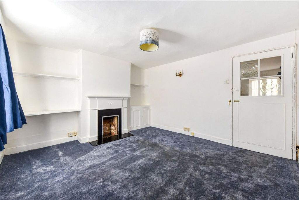 Property photo 3 of 20 Sitting/Dining Room