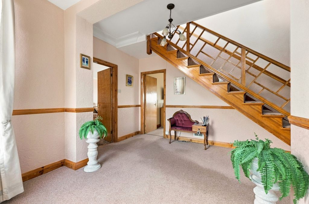 Property photo 3 of 51