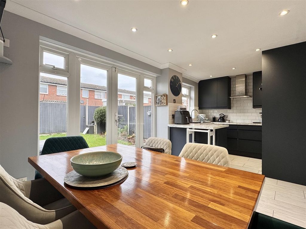 Property photo 2 of 19 Tempimagemsv70v.Jpg