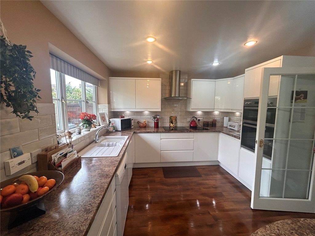 Property photo 2 of 19 Picture No. 22