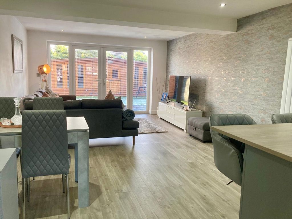 Property photo 3 of 18 Picture No. 07