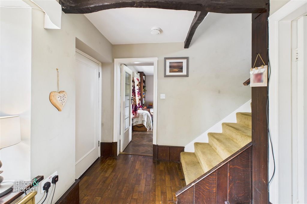 Property photo 3 of 25 Cross Lane Farm