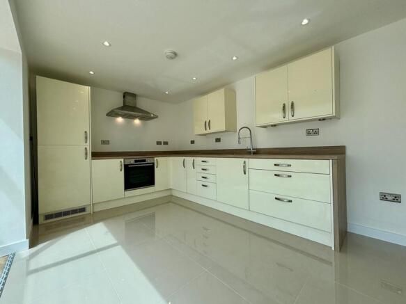 Property photo 3 of 31