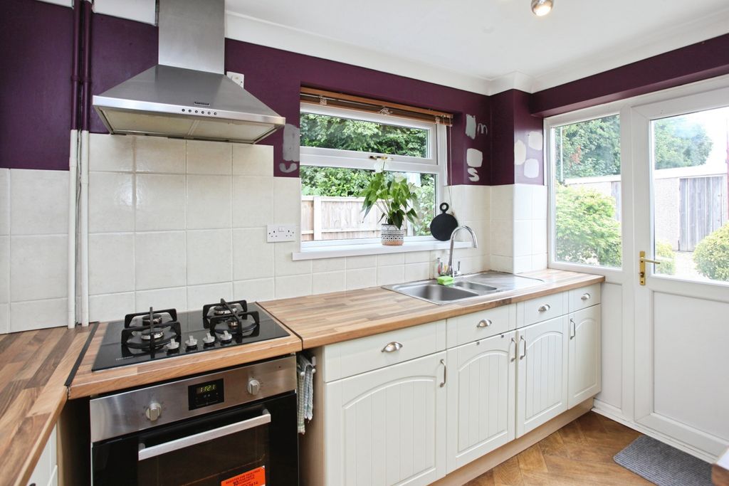 Property photo 3 of 15 Kitchen