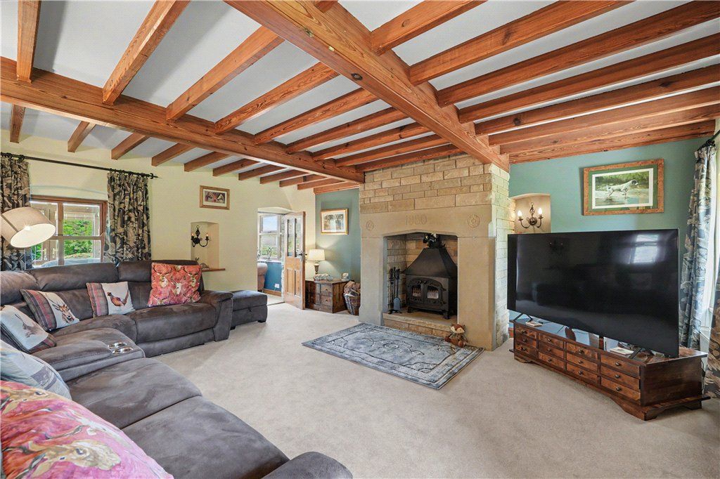 Property photo 2 of 23 Sitting Room