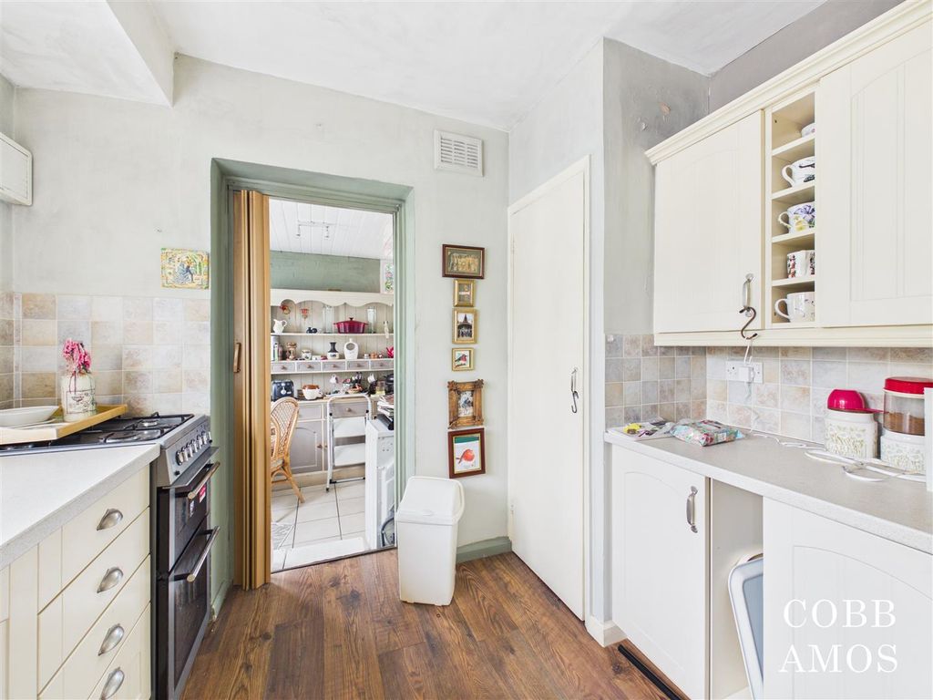 Property photo 3 of 9 Cam03722G0-Pr0133-Still007.Jpg