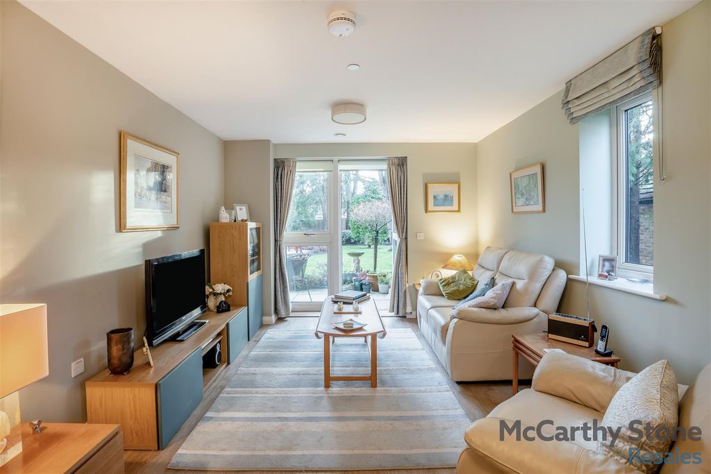 Property photo 3 of 27 8675764-Interior01.Jpg