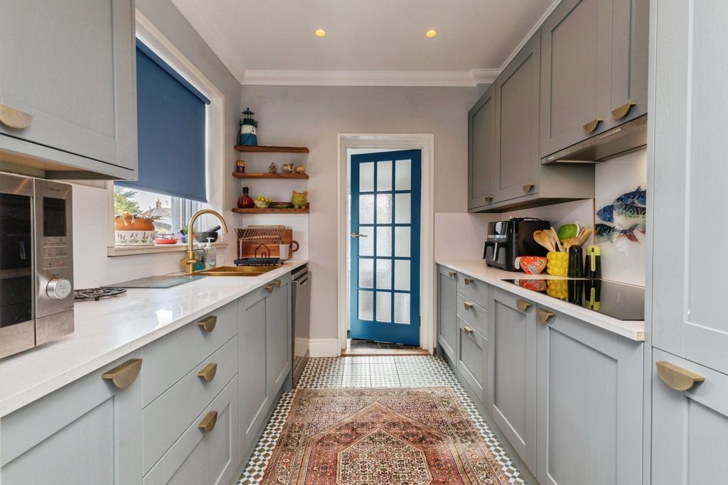 Property photo 2 of 20 Kitchen