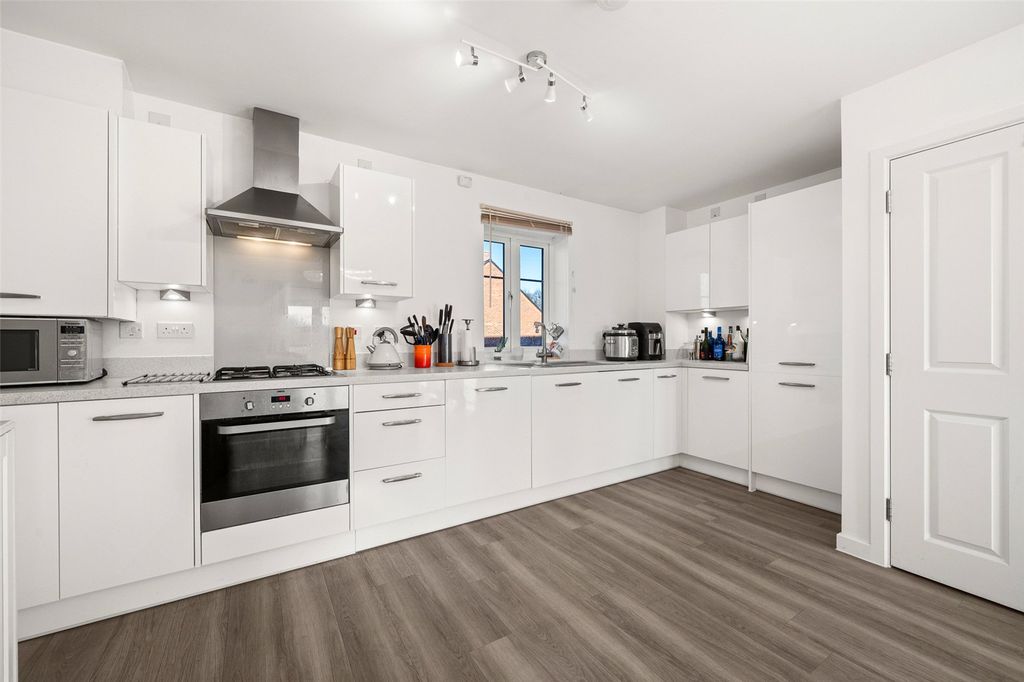 Property photo 2 of 11 Picture No. 17