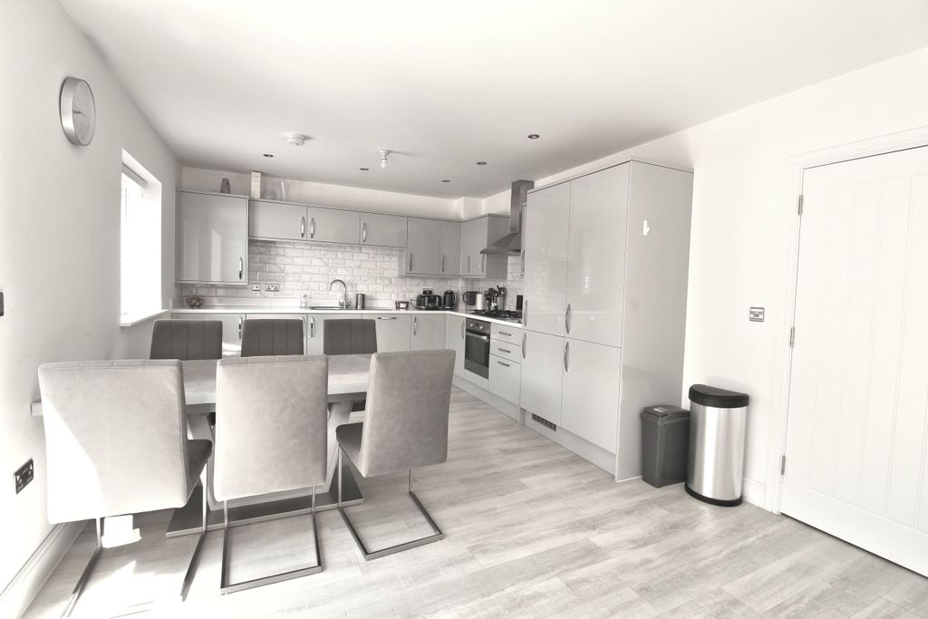Property photo 2 of 10 Img_3653