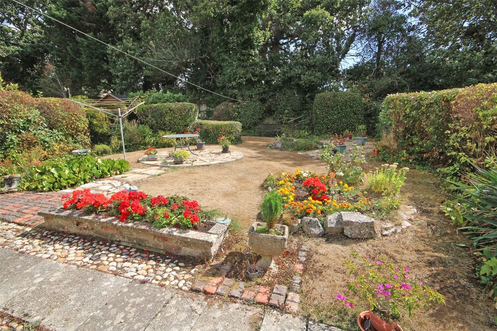 Property photo 2 of 13 Picture No. 16
