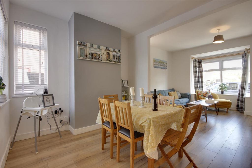 Property photo 3 of 12 Dining Area