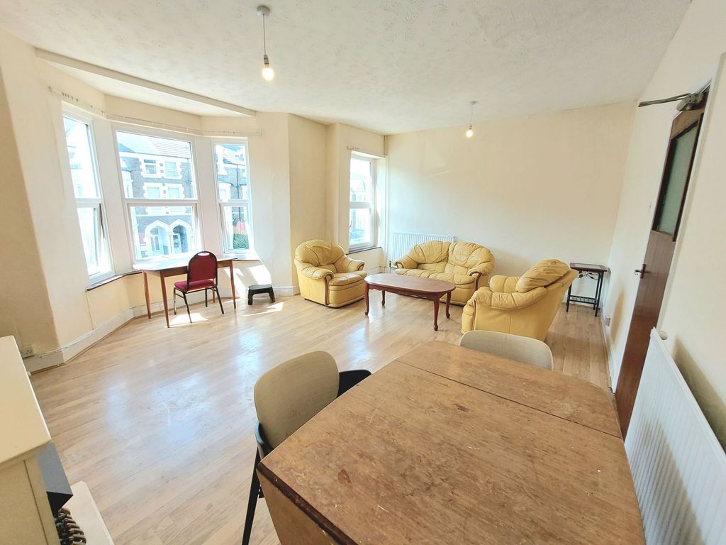 Property photo 2 of 12