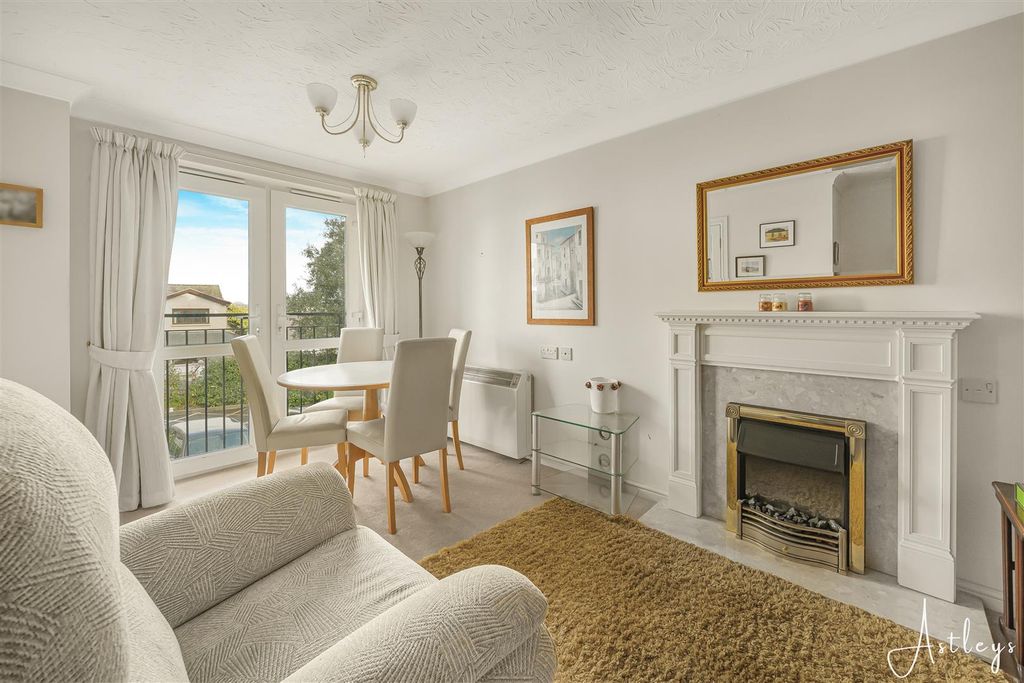 Property photo 2 of 18