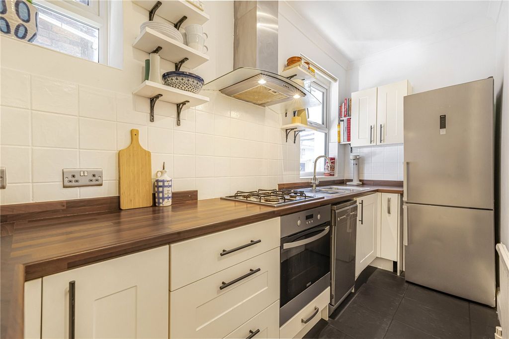 Property photo 2 of 20 Kitchen
