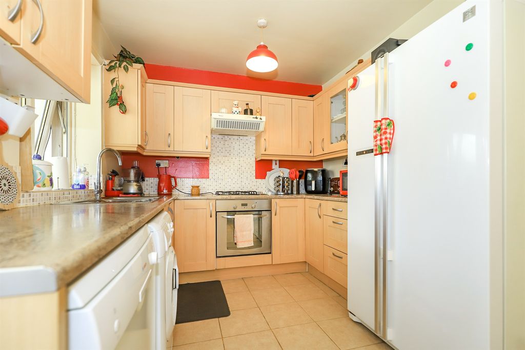 Property photo 3 of 13