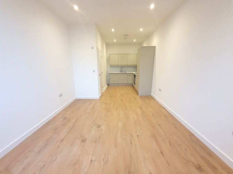 Property photo 2 of 8 Picture 2