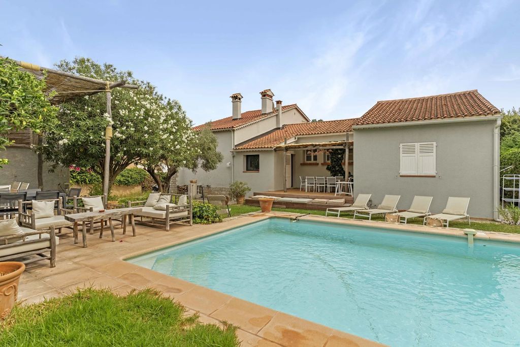 Property photo 3 of 19