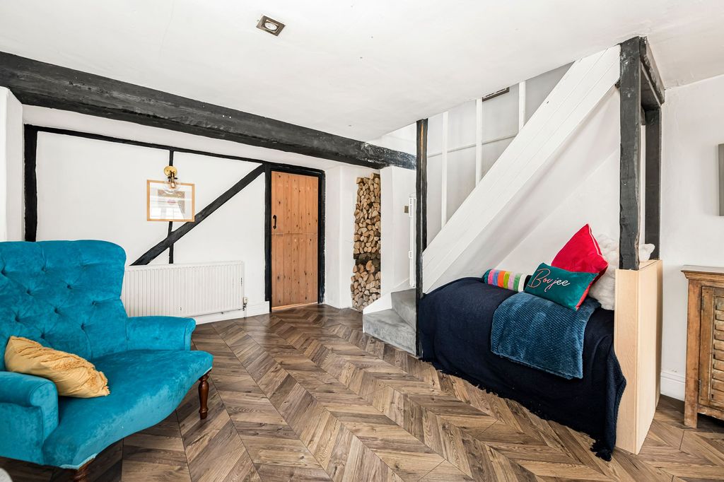 Property photo 2 of 30