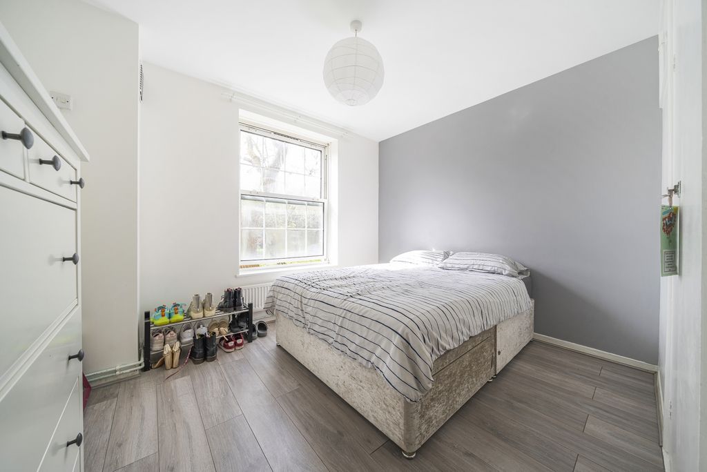 Property photo 2 of 15 Bedroom