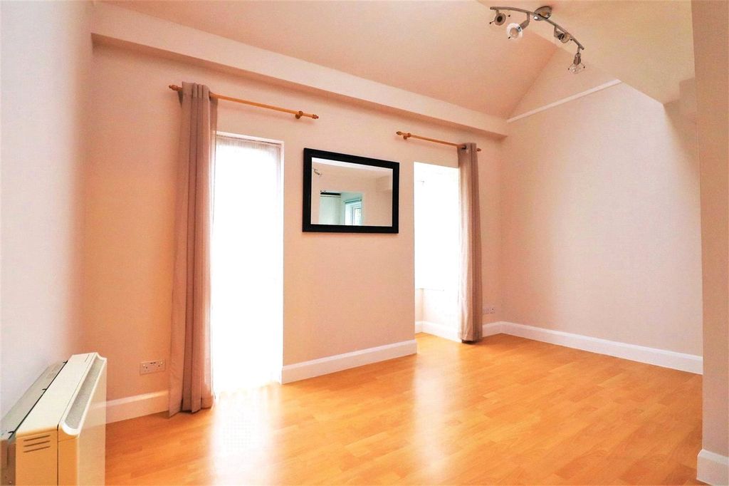 Property photo 2 of 10 Lounge/Diner