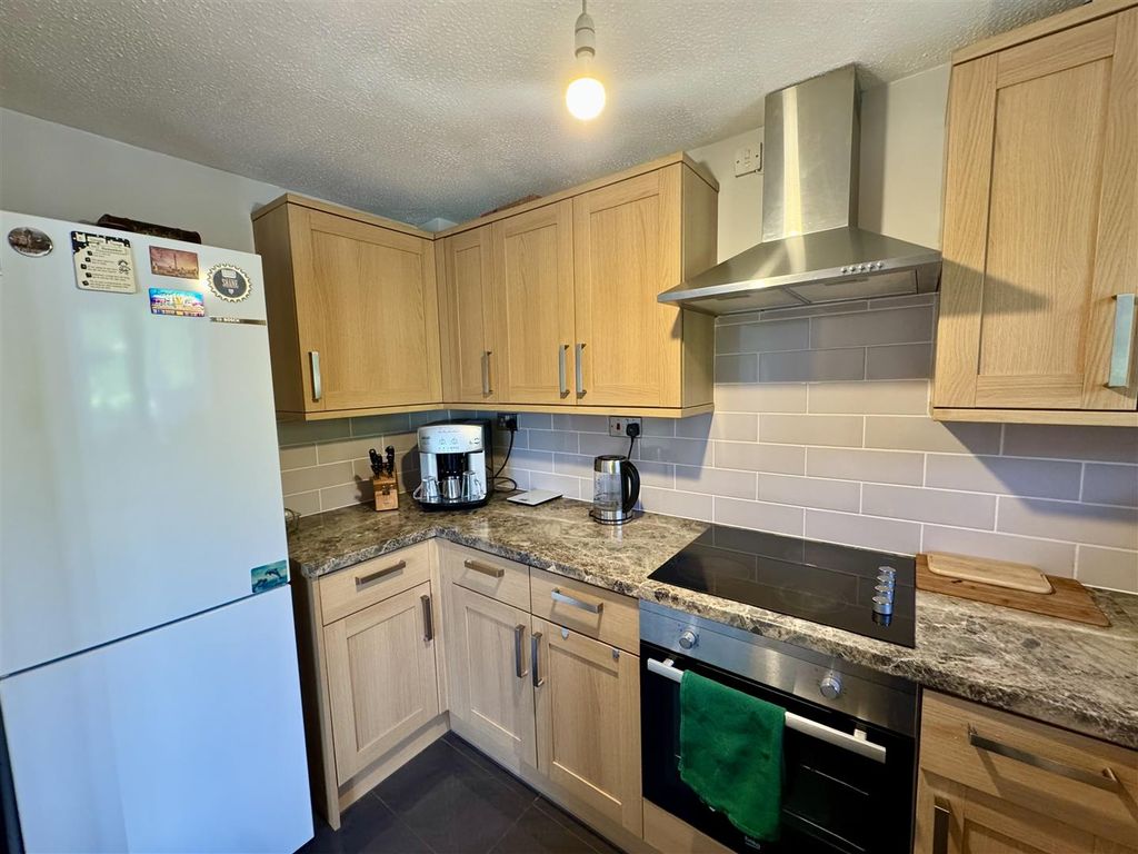 Property photo 3 of 15 Kitchen