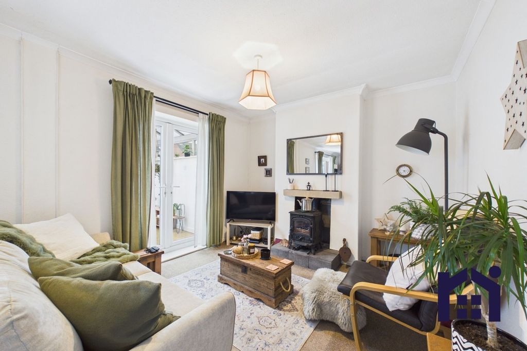 Property photo 2 of 20 Living Room