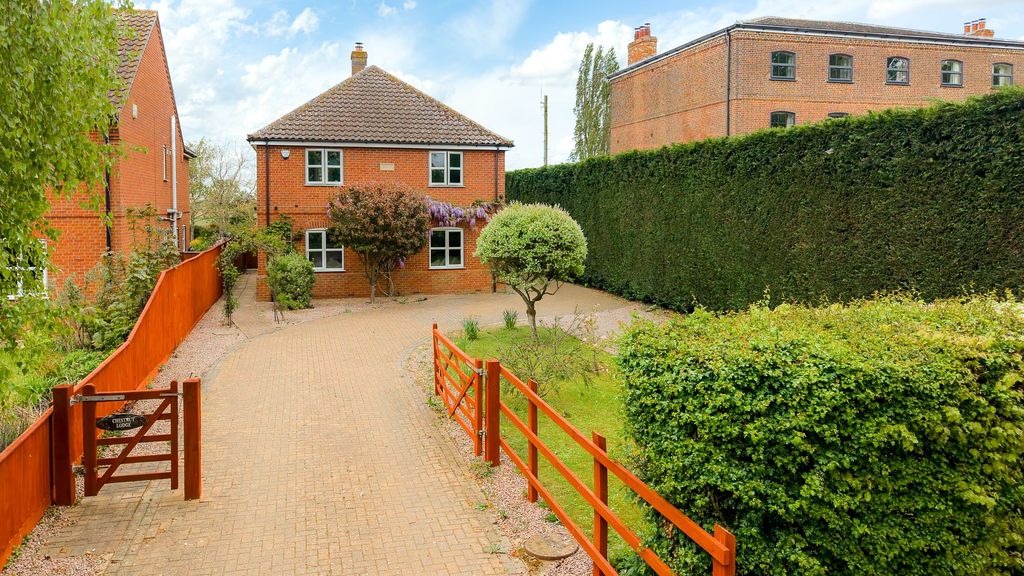 Property photo 1 of 41