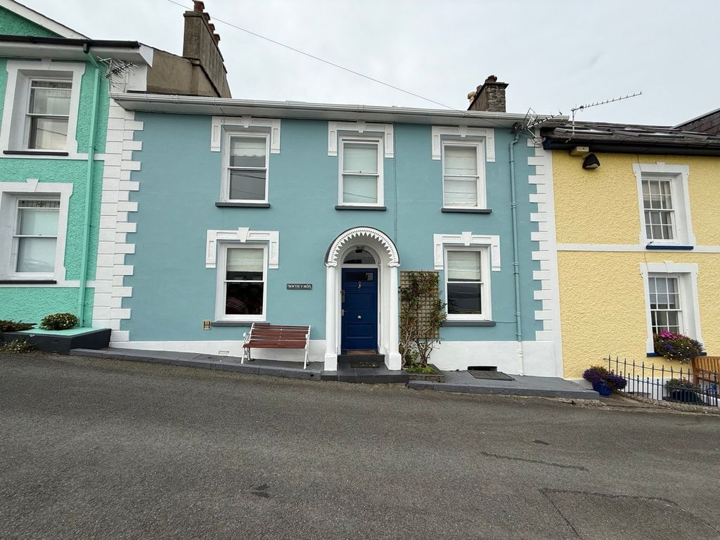 Property photo 2 of 52