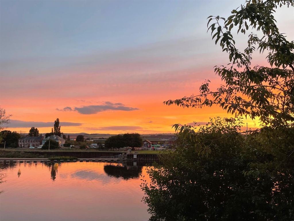 Property photo 3 of 20 View Of Sunset