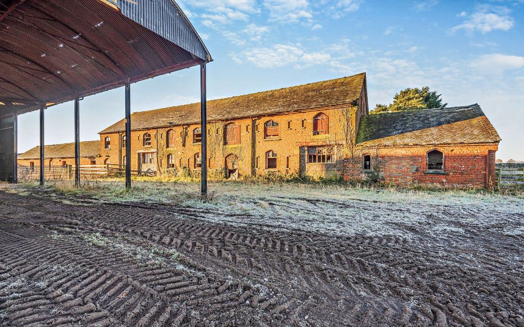 Property photo 1 of 14 Traditional